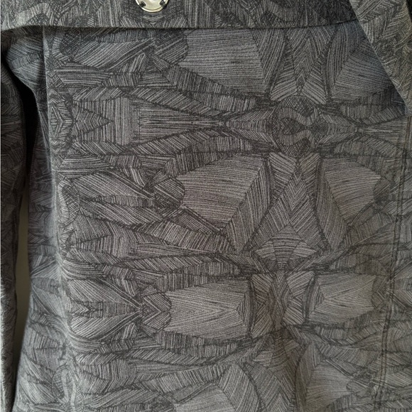 Lululemon Savasana Wrap Jacket | Size 4 - Picture 7 of 7